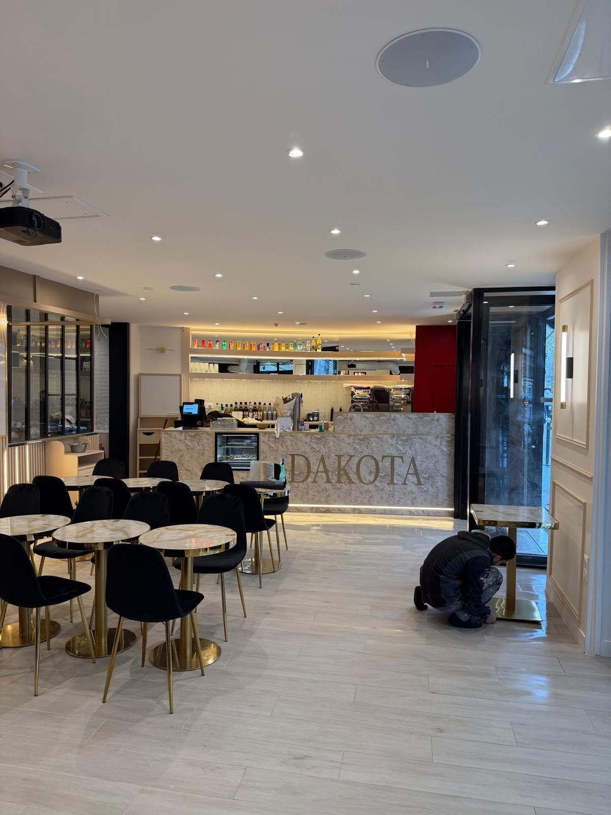 Restaurant DAKOTA - Partie 2